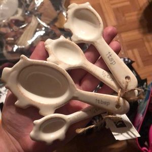 Pig measuring cups